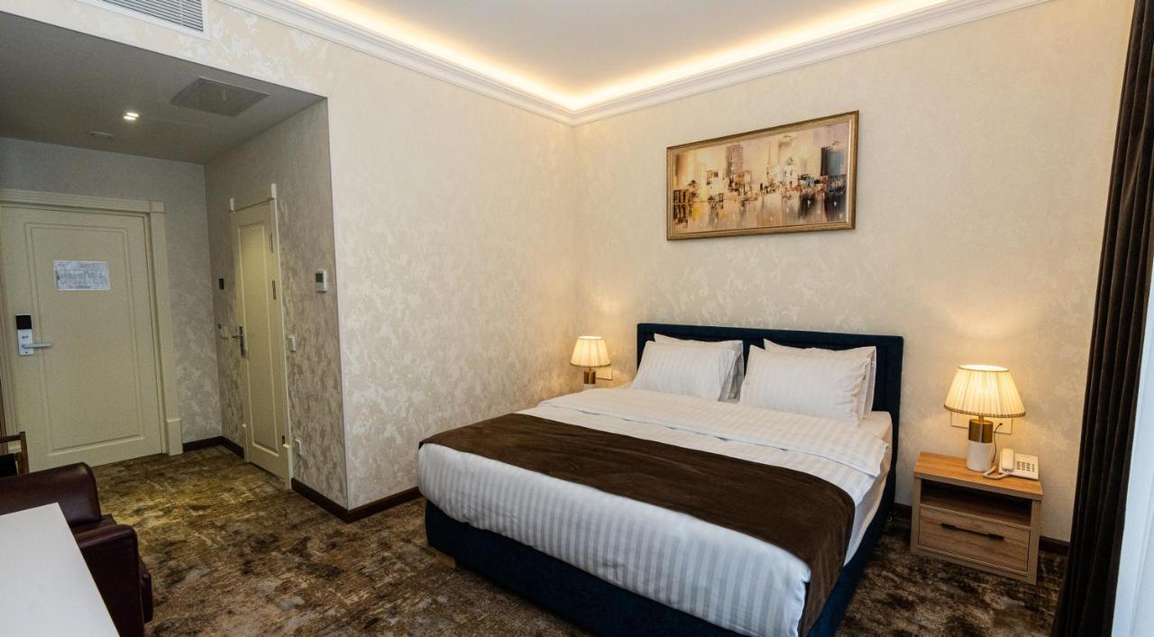 Garnet Mir Hotel Tasjkent Exteriör bild