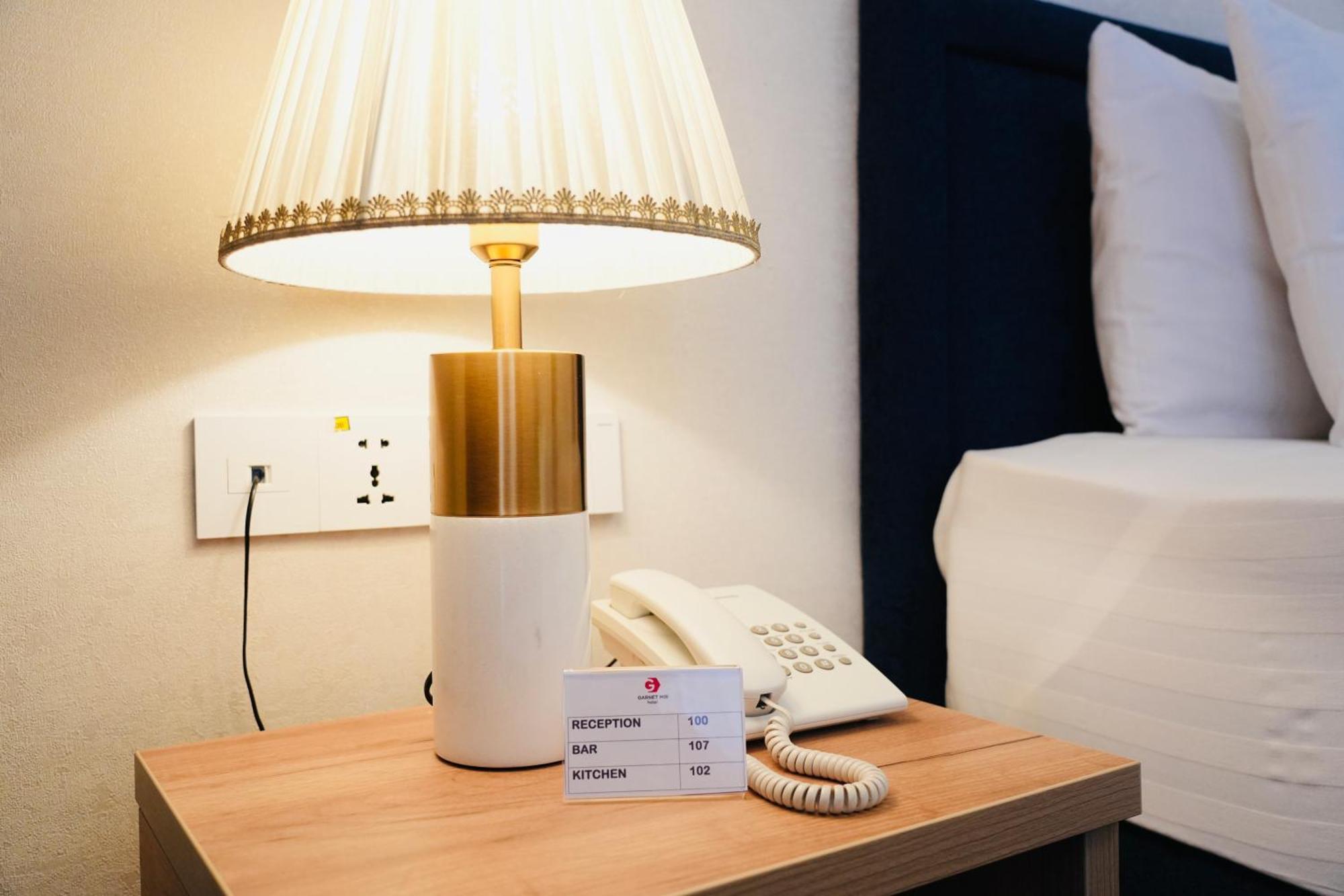 Garnet Mir Hotel Tasjkent Exteriör bild